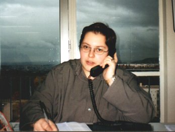 Cathy au t&eacute;l&eacute;phone